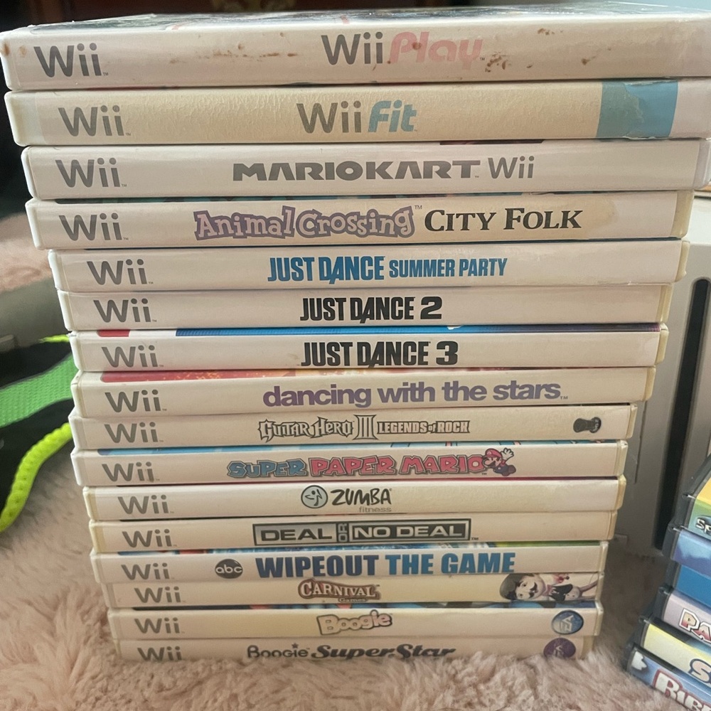 Wii Console, Game Collection + Remotes! - Picture 2 of 3